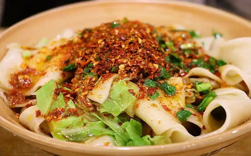 【西安美食行】biangbiang面,面就要这么吃才过瘾!