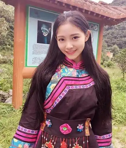 许佳琪长发旧照被疯传当她头戴小王冠才知道啥叫清纯佳丽