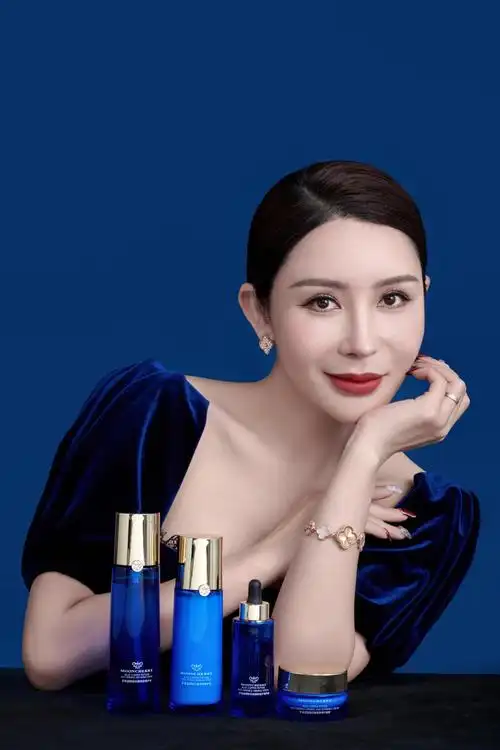 贺冬冬亲自代言的梦泉蓝铜肽抗皱套盒上市爆火