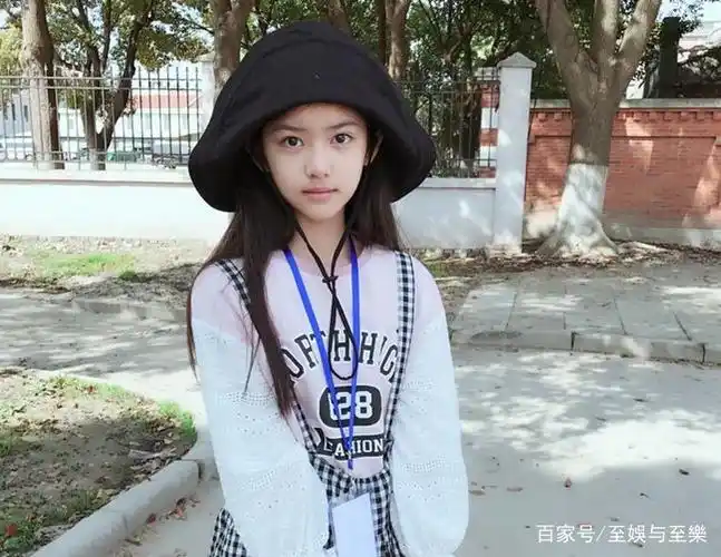 颜值很能打的小童星,两部戏同时播出,12岁就开启了霸屏