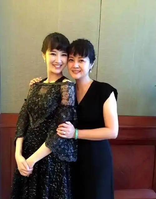 当红女星奚望:爱继父也爱生父,离婚最对不起年幼的女儿_茹萍_刘之冰