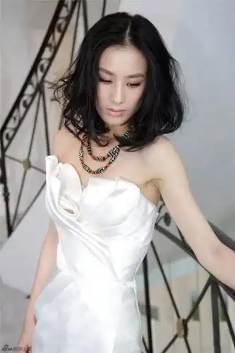 黄圣依佩戴天珠项链洪金宝佩戴天珠韩庚佩戴两眼天珠黄晓明马伊琍