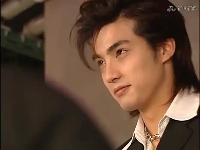 《恶魔在身边》里的齐悦妈妈 实际上是总裁文里的女主角吧!