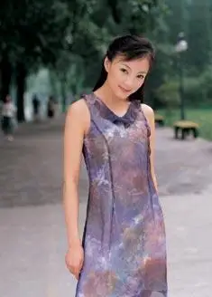 揭秘天气预报新任女主播蓝一(图)