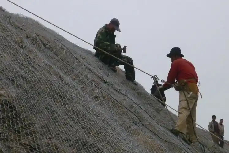边坡绿化中客土喷播机怎么完成绿化项目 - 河南恒睿机械