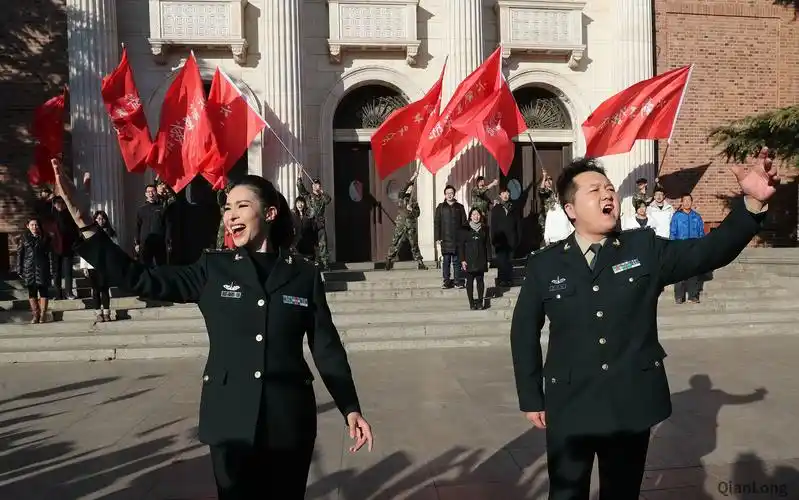 火箭军文工团清华放歌-千龙网·中国首都网