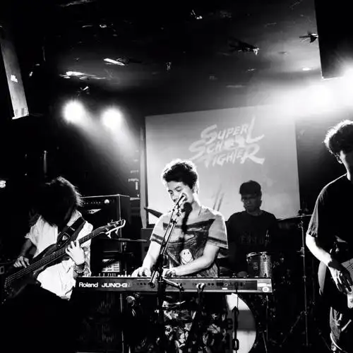 艺响天开专访花墙乐队说我的生活就是画画拍照被狗日