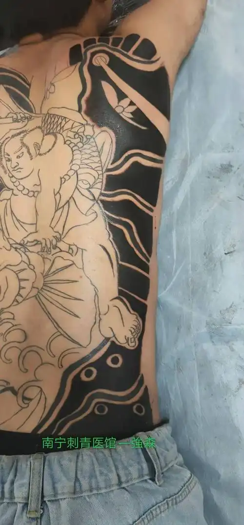 西塔鬼若丸纹身图片_背部纹身图案