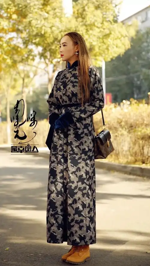 【蒙古时尚】时尚潮流与民族特色的结合 这几款蒙古袍 带你游走青涩与