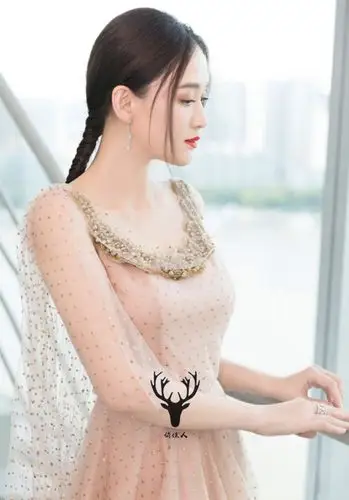 婚纱2021新款明星同款彩纱陈乔恩精品礼服旅拍婚纱