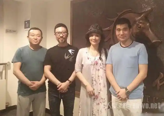 张纪中老婆樊馨蔓个人资料 大胡子导演小娇妻近照