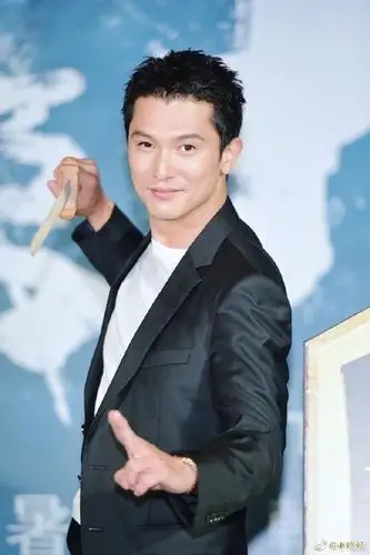 邱泽[超话]# 电影 #第九分局# 8/1 举行记. 来自小温慧 - 微博