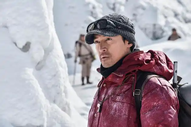 零下20度雪地赤脚步行攀登者在台发行上映