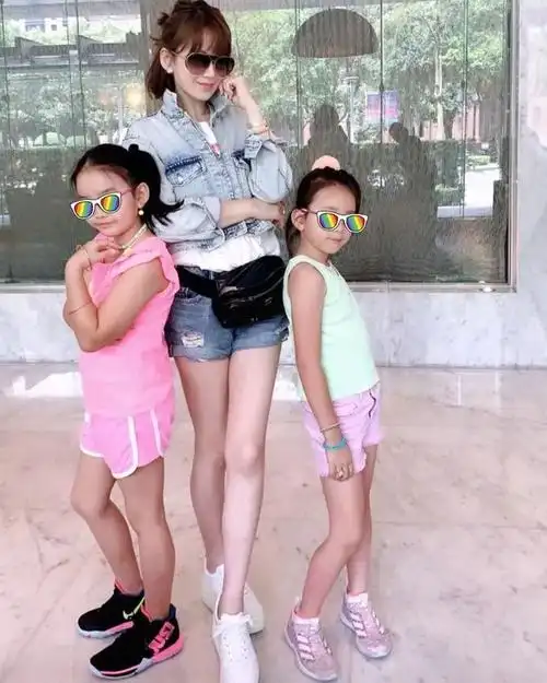 陶喆听淡黄的长裙只想版权费我却怀旧起了melody和孙芸芸