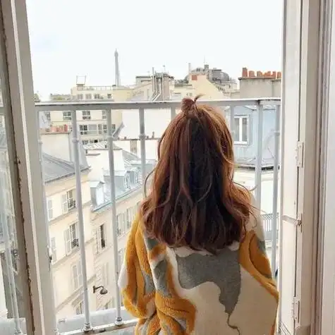 个性侧面背影女生头像