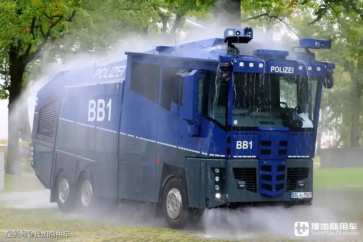 造型如外星产物,带你看德国警察的防暴水炮车,配置真是强悍