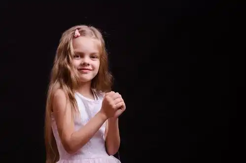 高兴,小女孩,许愿