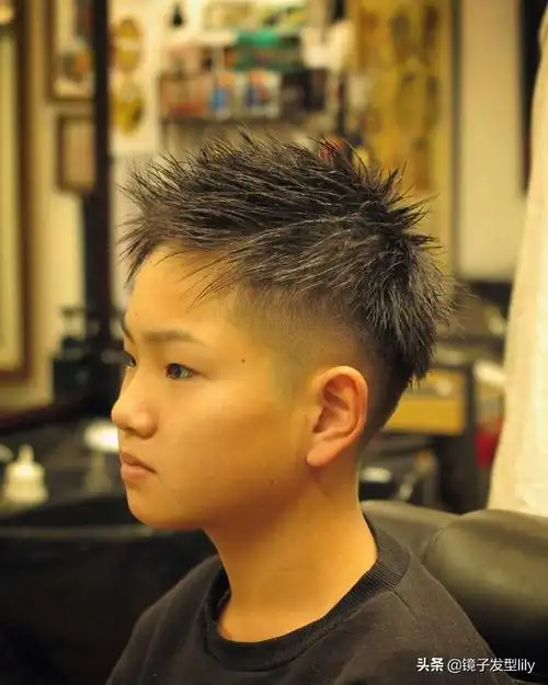 3到10岁小男孩,发型这样剪真帅气,妈妈们请为你儿子收藏