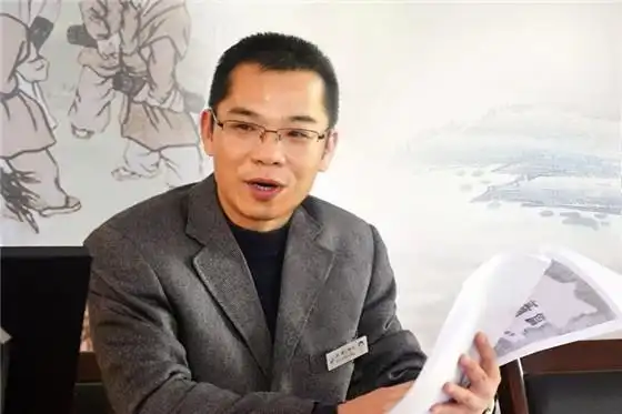 陈文斌:倾心育人,让外来娃在鹭岛找到"诗和远方"