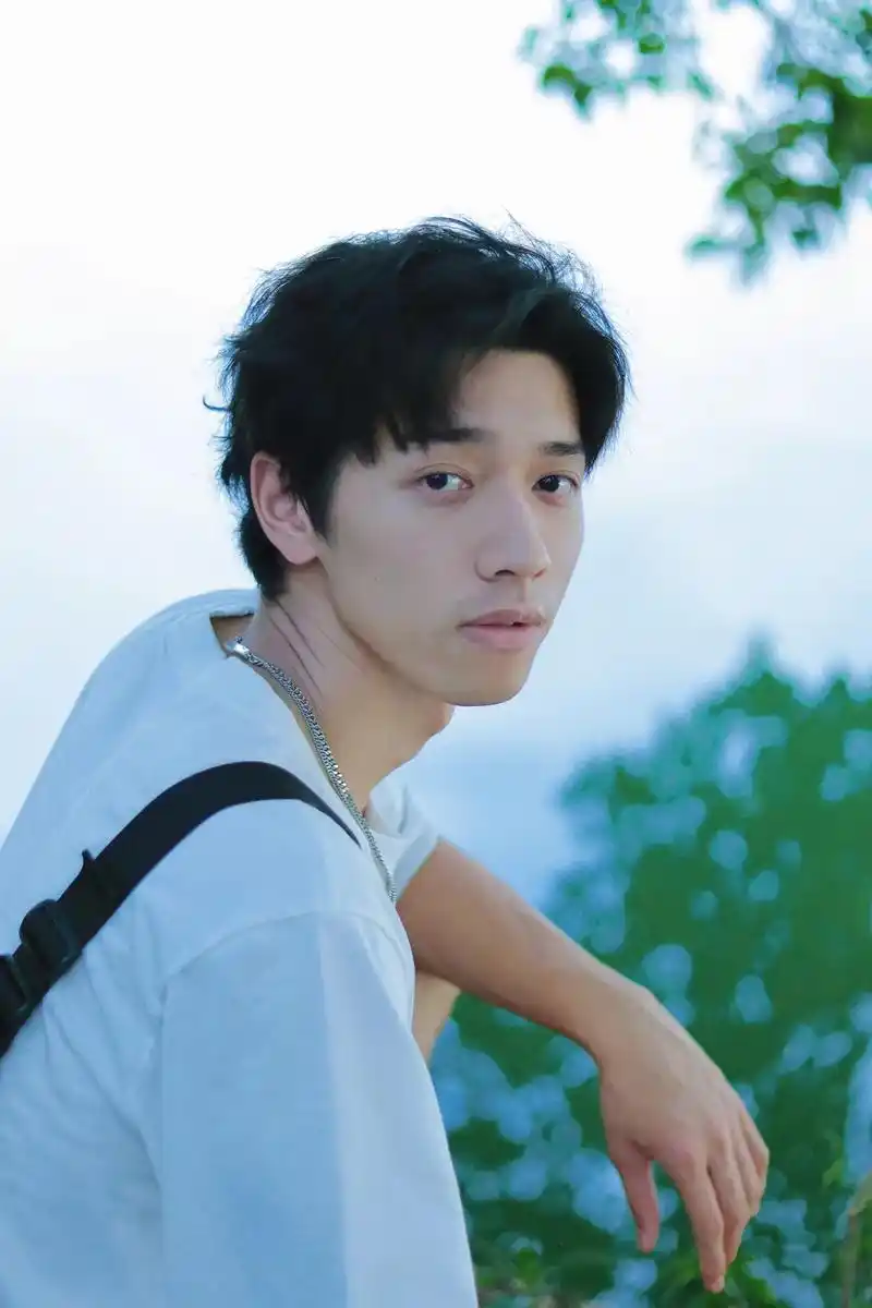 少年不惧岁月长/合肥约拍.我以为忘了想念#男生写真 #日系  - 抖音