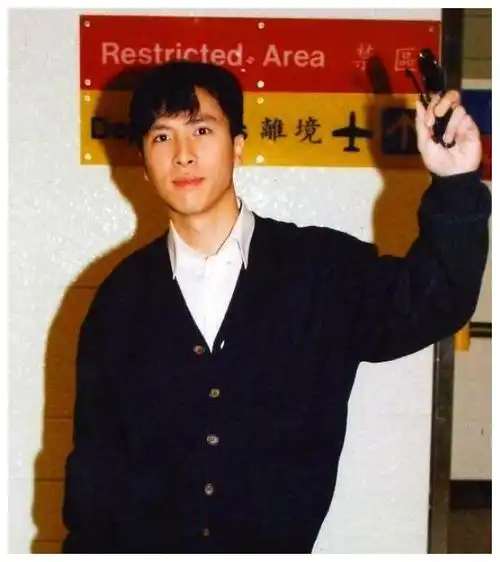 甄子丹力量感爆棚,57岁依旧肌肉满身,完败20岁小青年