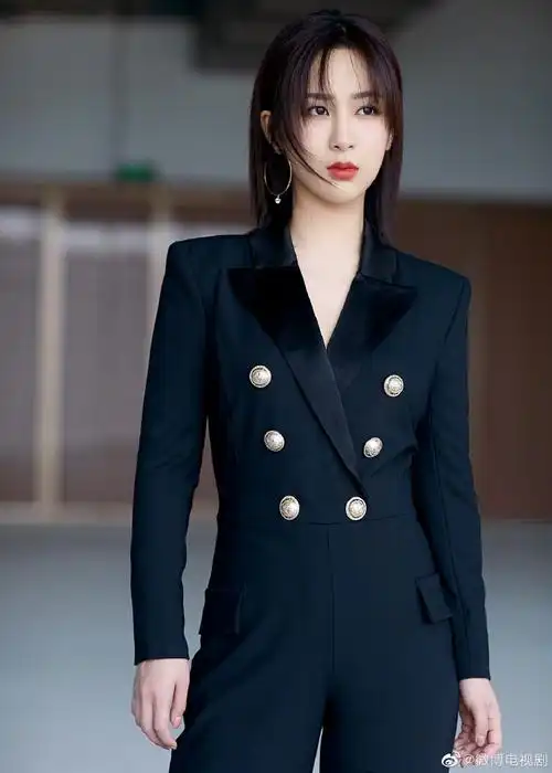 剧星动态##穿西装最飒女明星