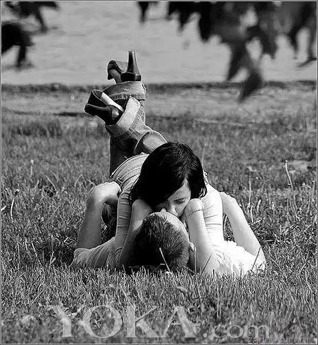 情侣间kiss镜头集合 个个动作入人心