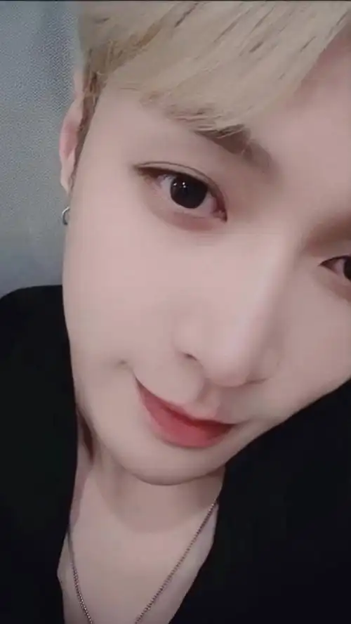 张艺兴每时每刻