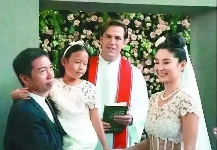 曝林青霞老公重男轻女,包养小三为其生下儿子,对方年轻又漂亮