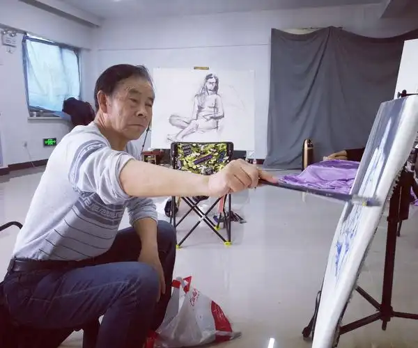 写生中国铁岭中艺画室俄罗斯人体写生作品展