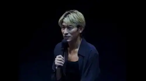 刘德华《浪子心声》99红馆演唱会版 刘德华现场翻唱许冠杰经典《浪子