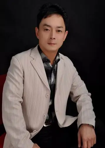 吴铁军武进锡剧团优秀青年演员,武进戏曲曲艺家协会会员,师承锡剧王子