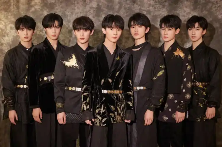 tnt时代少年团  #tnt  最近的团照,每一个都超帅!