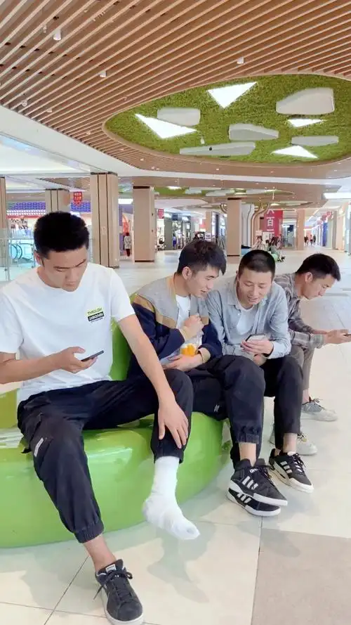 你们身边有没有这样的一群兄弟!