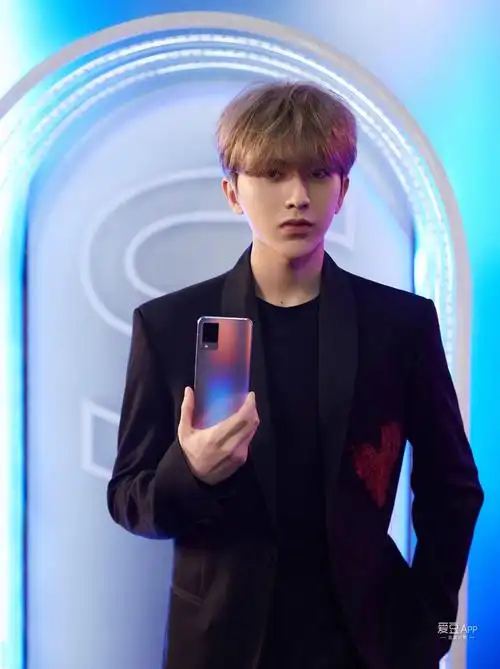 [消息]蔡徐坤助力vivo s9,开启「不止一面」的升级体验