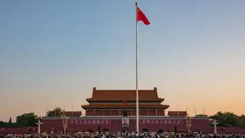 我在中国等你 | 一口火锅,一个江湖,感受重庆的魔幻与热情