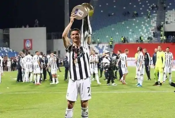 终于转会曼联,c罗尤文三年到底挑战成功了没有?_赛季_欧冠_个人