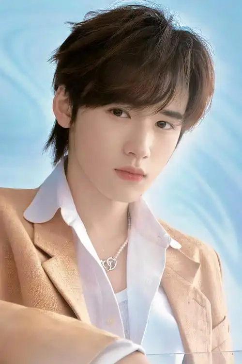 宋亚轩p的宋亚轩#  古希腊掌管颜值的神  绝世神颜