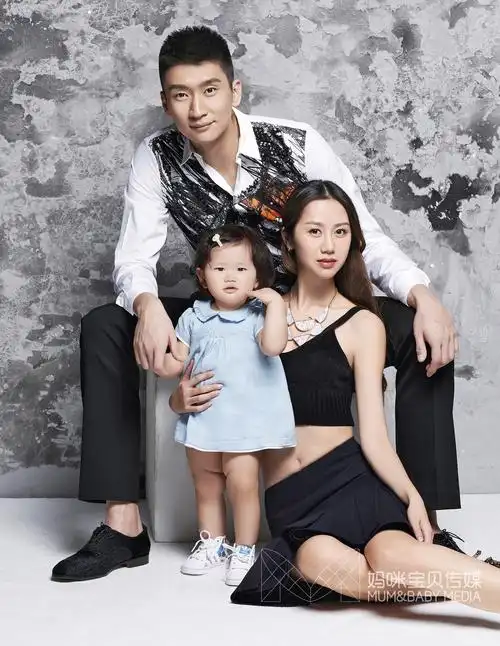 陈露拍性感写真庆结婚4周年 孙悦半裸上阵_手机网易网