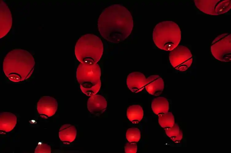 横图,室外,夜晚,仰视,照明,日本,许多,吊挂,悬挂,丰富,日本文化,灯笼