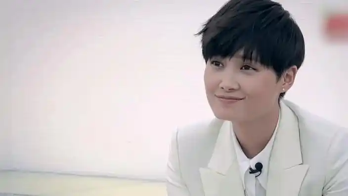 "世界首帅"肖战:被李宇春慧眼识珠,从全网黑到逆风翻盘_龙丹妮_节目