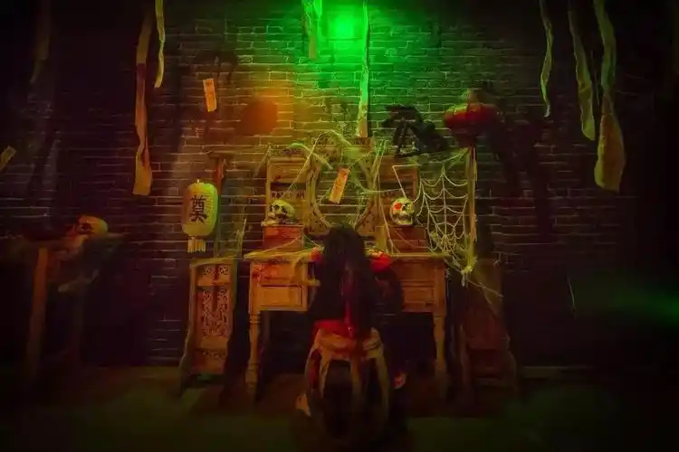 吓破胆百鬼开趴尖叫鬼屋亡灵巡游合肥这家主题乐园太会玩