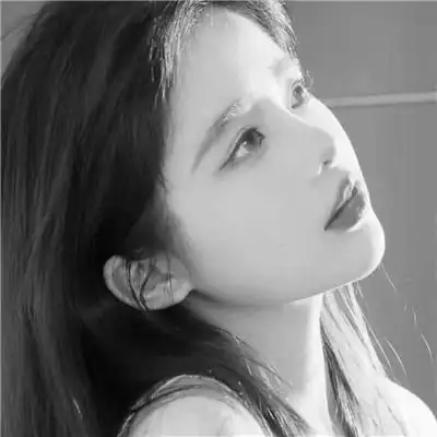 头像女ins高级质感黑白真人图片_女生头像_头像屋