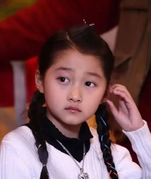 话题不断的"京圈格格"关晓彤|鹿晗|娱乐圈|孙红雷|童星_网易订阅