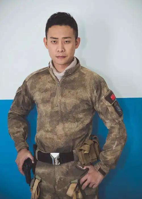 张译领衔《红海行动》上映在即现场"表白"导演-国际在线