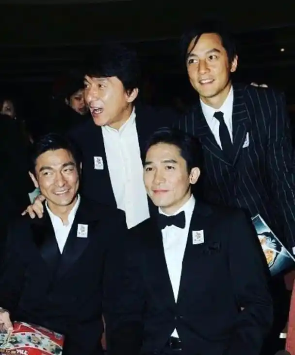 吴彦祖与三大帅哥合影每个都是经典明星吴彦祖说都是传奇