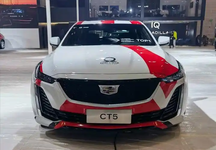 凯迪拉克ct5战神版亮相,采用特别车身涂装,与索尼ps5联合推出