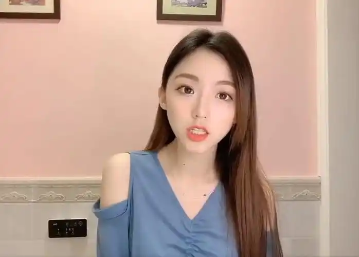 原创一代女神也有烦恼!kpl女解说天云发际线堪忧,本人都承认了