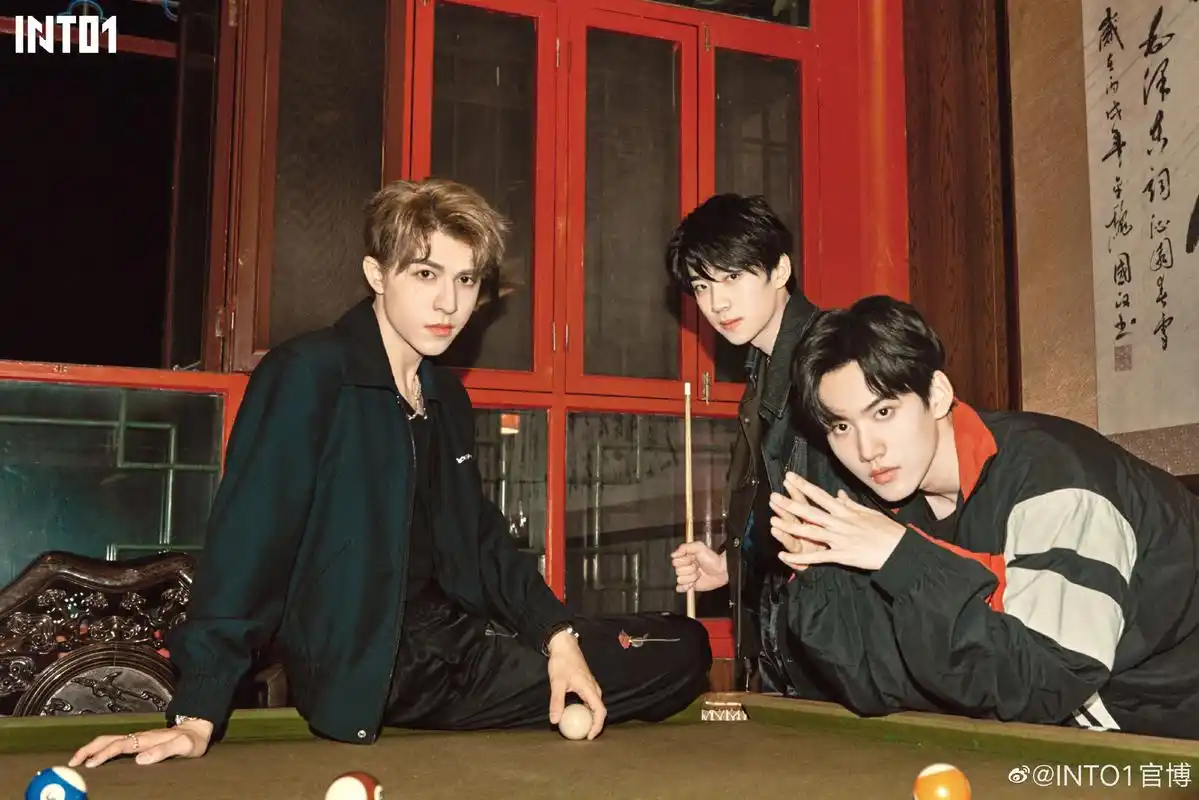 刘宇从into1出道的那一刻开始,他就把自己和这个团