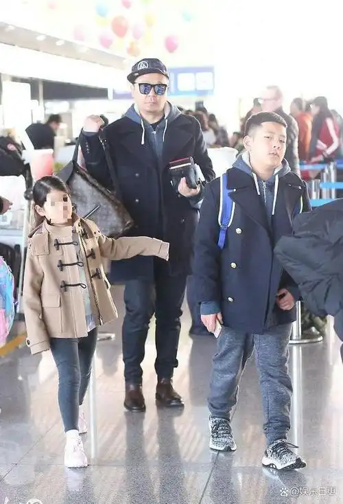 郭涛接年迈父亲进京照顾原生家庭破碎的他承诺不离婚